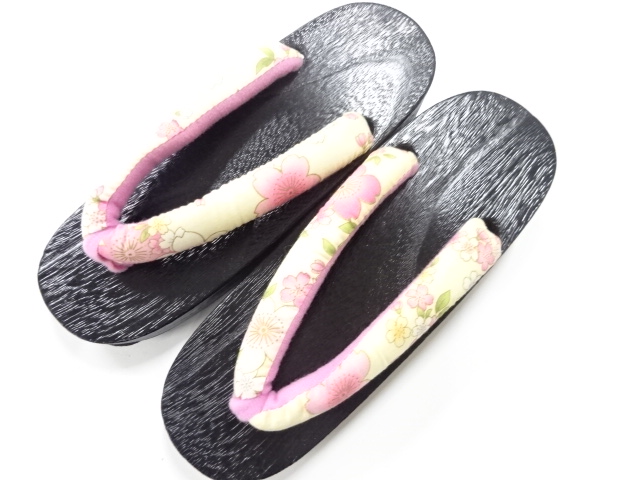 漆塗り　桐下駄(24センチ)